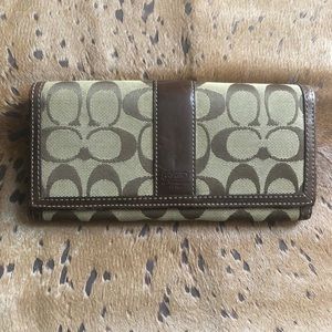 🚨ONE DAY FLASH SALE! 🚨 Classic Coach Wallet